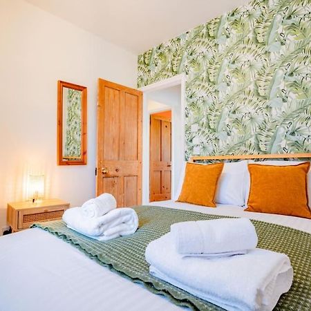 Host & Stay - Oxford Road House Great Malvern Bagian luar foto