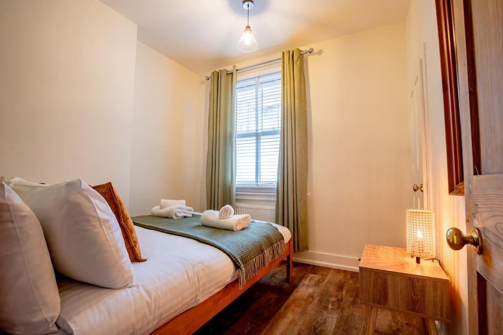 Host & Stay - Oxford Road House Great Malvern Bagian luar foto