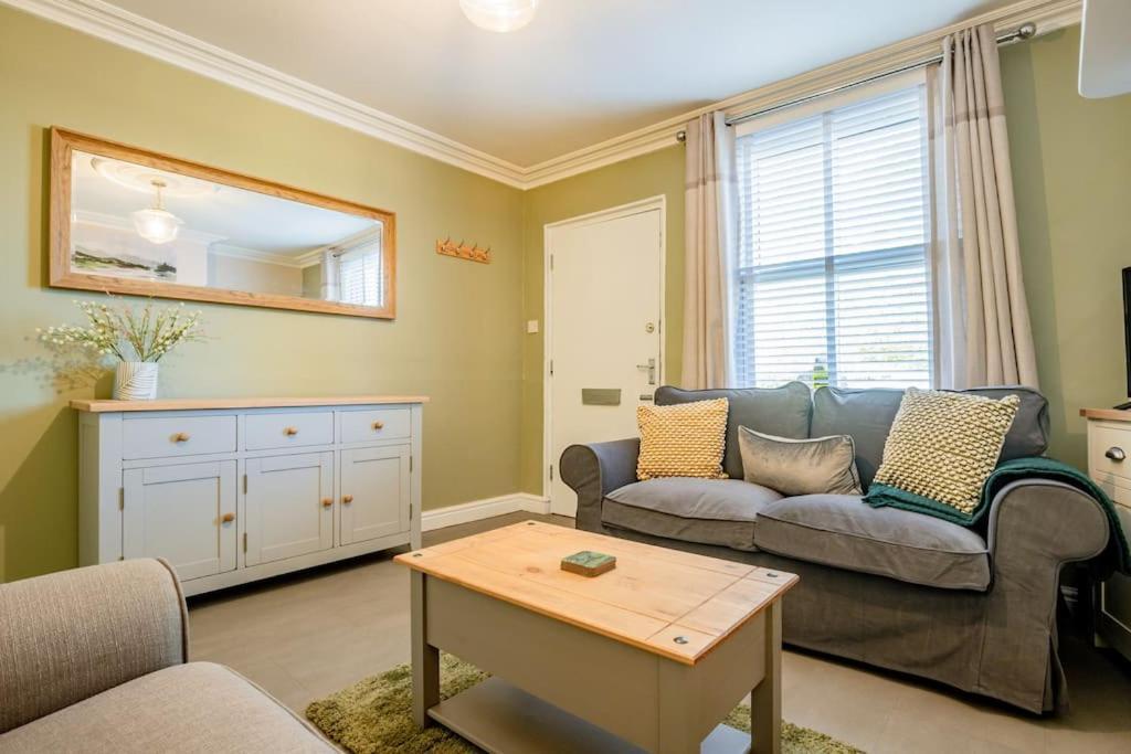 Host & Stay - Oxford Road House Great Malvern Bagian luar foto