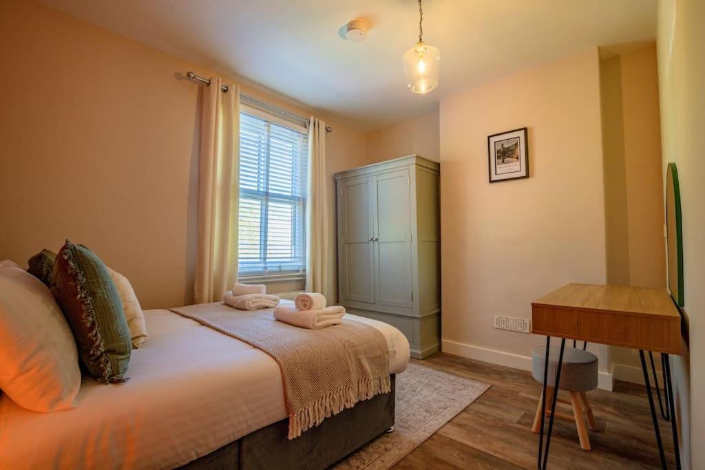 Host & Stay - Oxford Road House Great Malvern Bagian luar foto